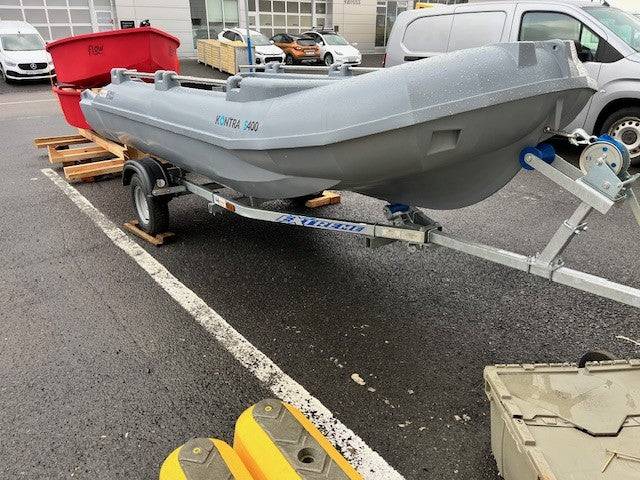 Bátur Kontra 400 M/kerru