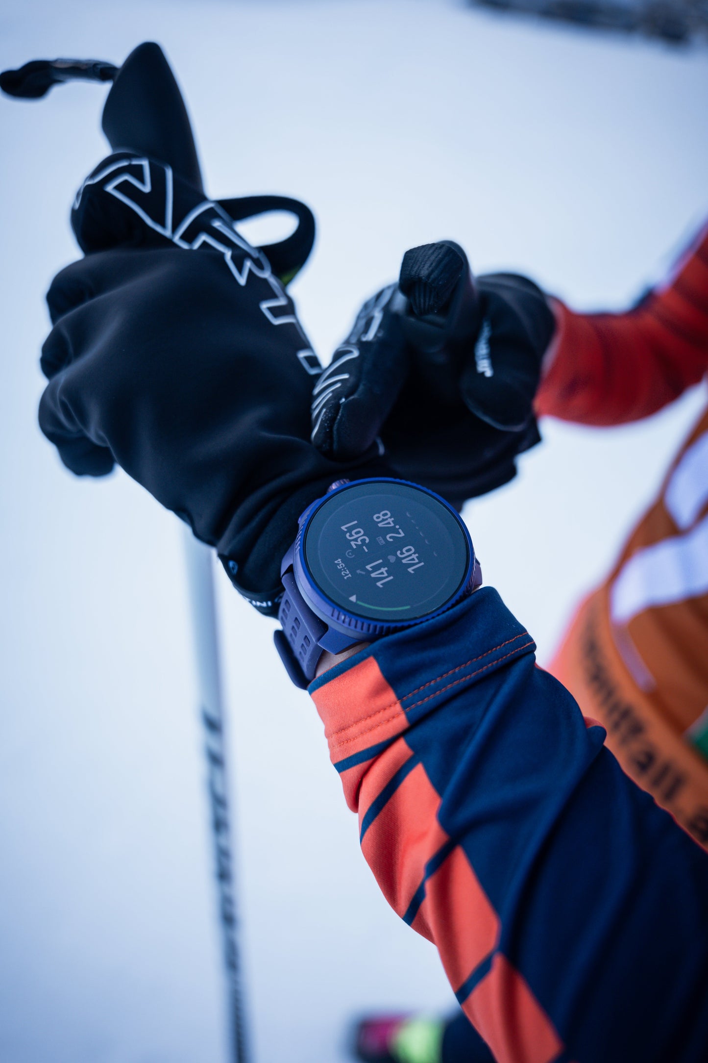 Snjallúr Suunto Race er hinn fullkomni félagi fyrir öll þau sem stefna að bætingum í hraða og vegalengd.